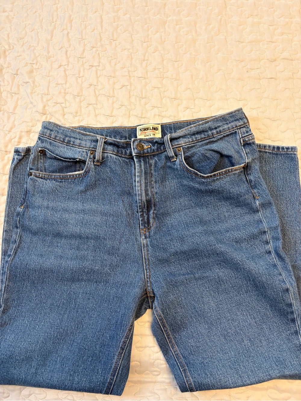 Kirkland Signature Women's Medium Blue Straight Leg Jeans